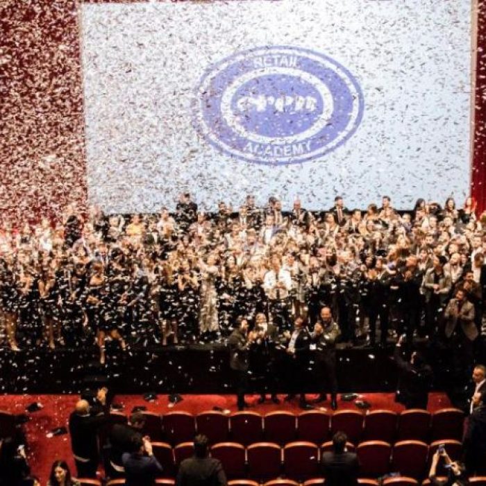 eren-holdinggrand-pera_3036